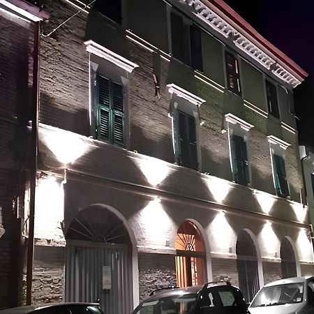 Monolocali Da Vinci Hotell Falconara Marittima Exteriör bild