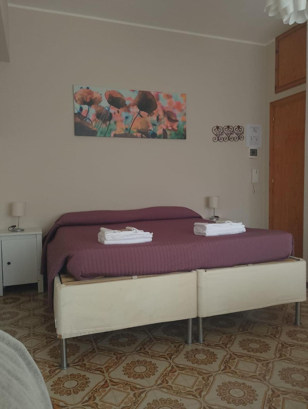 Monolocali Da Vinci Hotell Falconara Marittima Exteriör bild