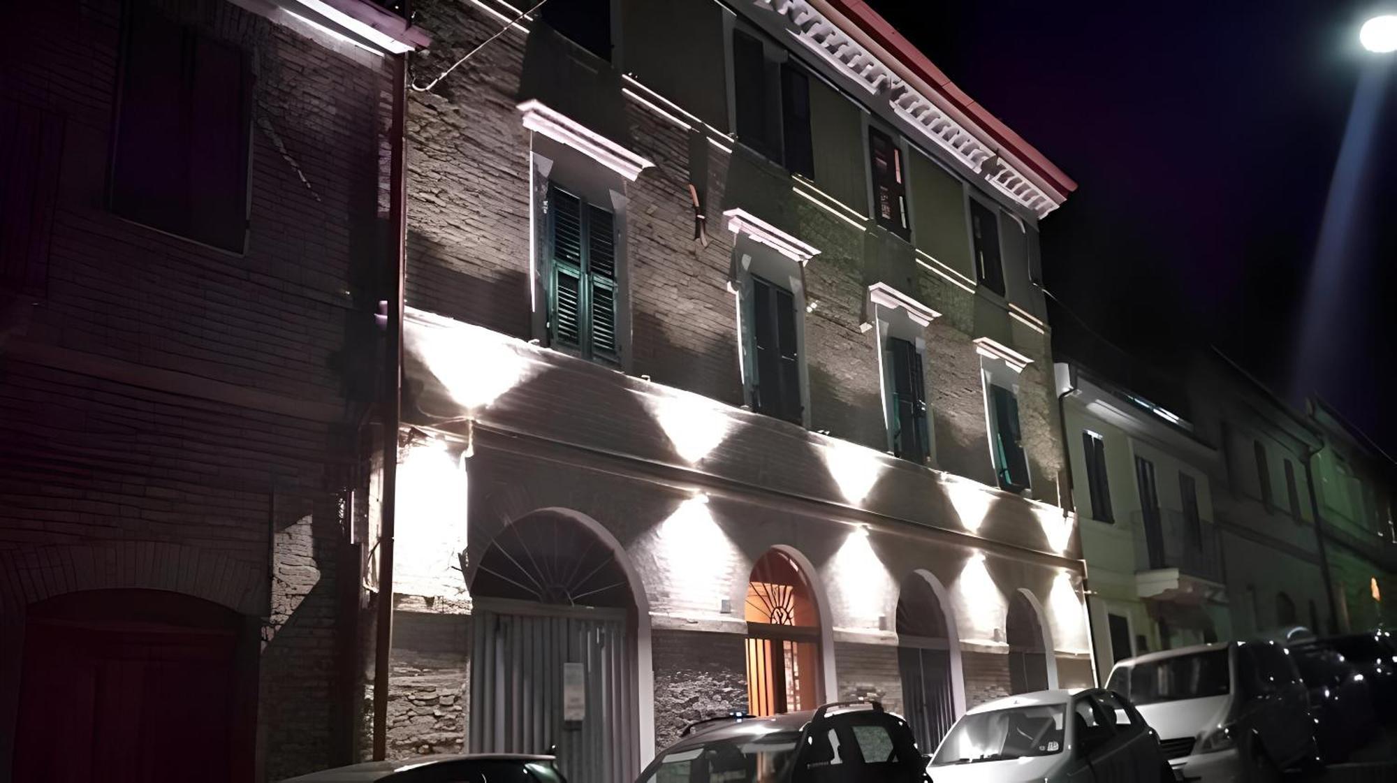 Monolocali Da Vinci Hotell Falconara Marittima Exteriör bild