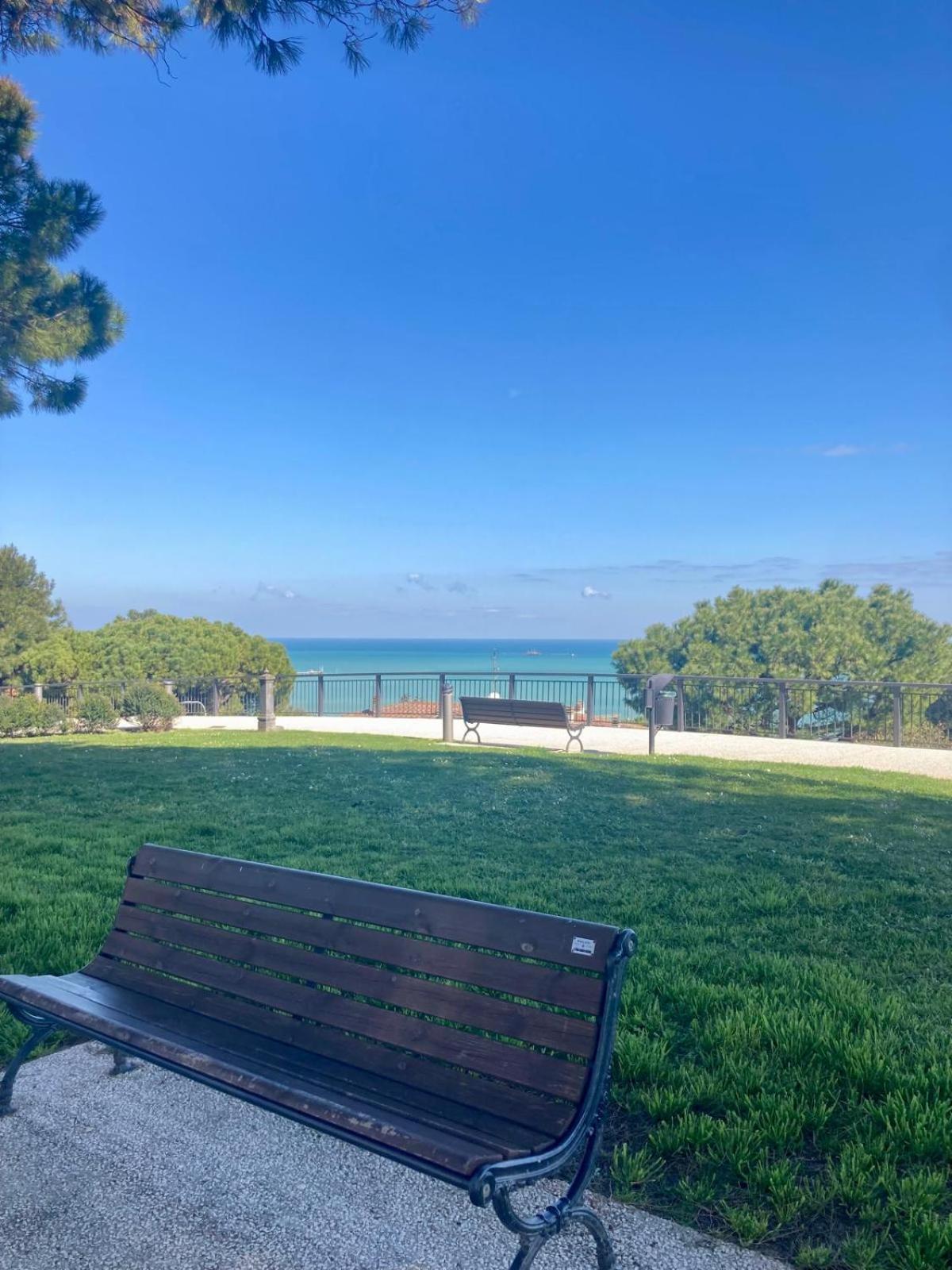 Monolocali Da Vinci Hotell Falconara Marittima Exteriör bild