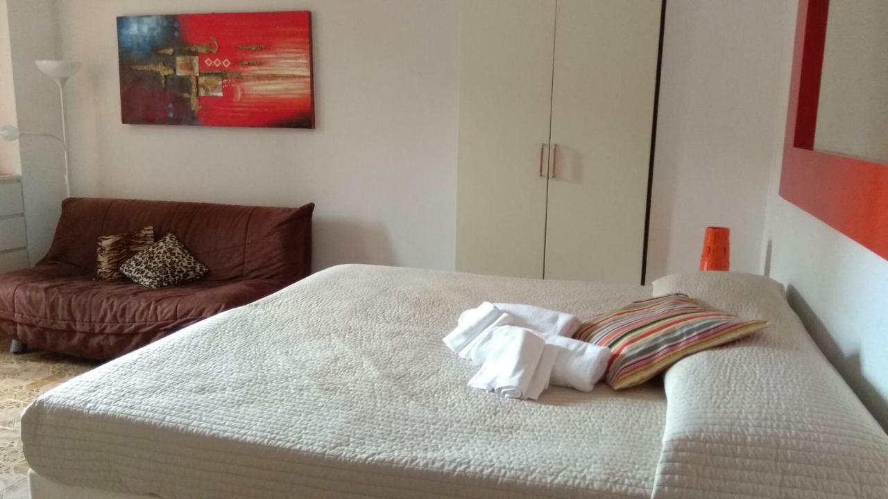 Monolocali Da Vinci Hotell Falconara Marittima Exteriör bild